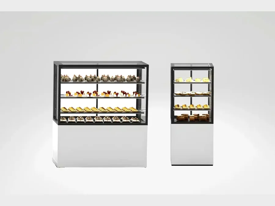 Deux vitrines à chocolats à poser Lorient